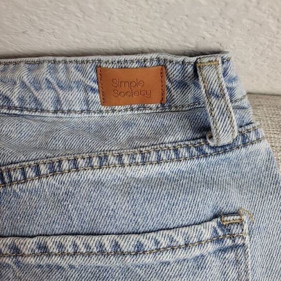 đ5/$25đSIMPLEâSOCIETYâDistressed CutâOffâShorts - Picture 7 of 9